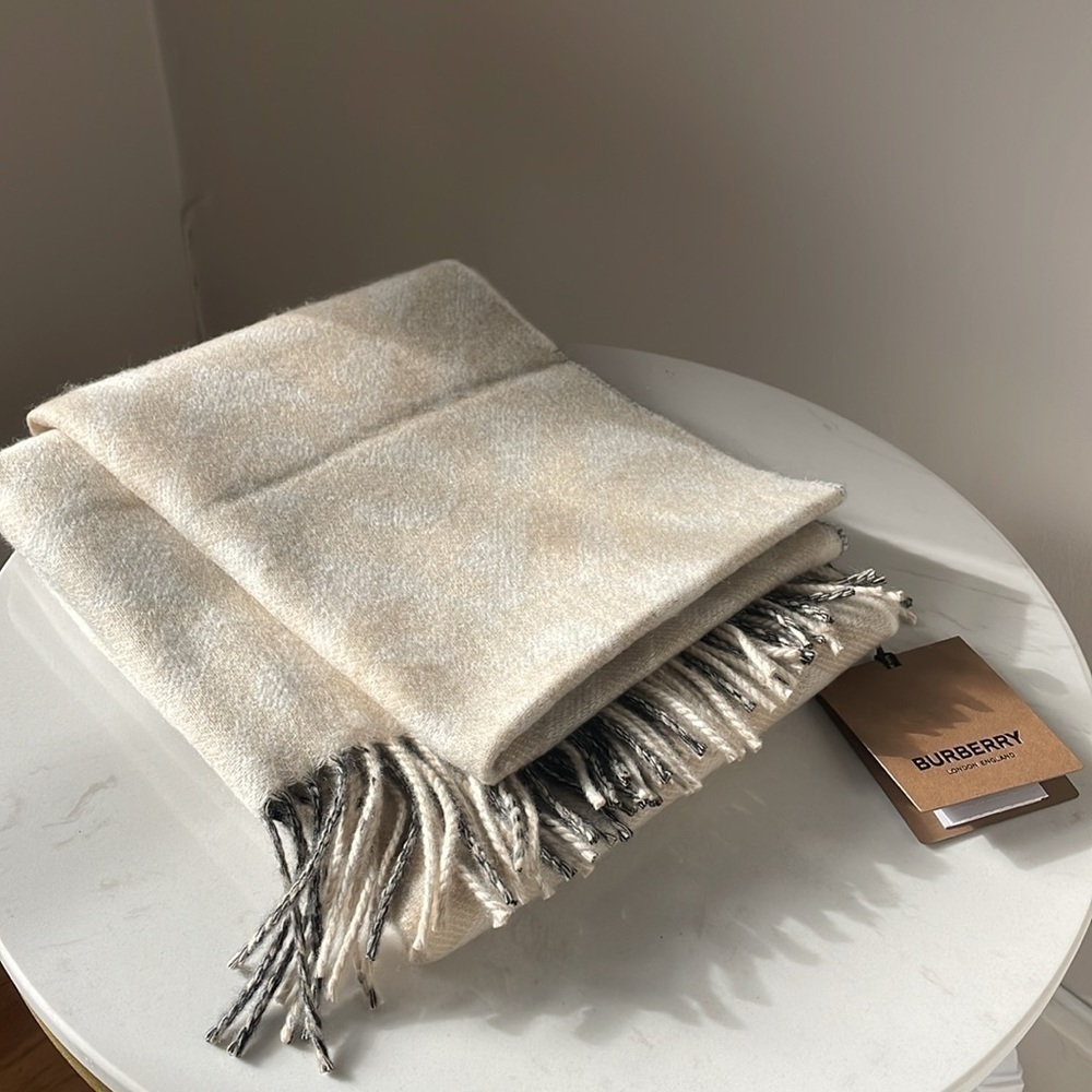 NWT BURBERRY Reversible cashmere scarf with Check monogram Natural White UNISEX - Picture 5 of 6